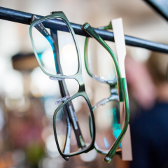 Quels sont les différents matériaux existant pour les verres de lunettes ? Quels sont les différents matériaux existant pour les verres de lunettes ?