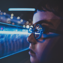 Les verres anti-lumière bleue : un indispensable pour les enfants Les verres anti-lumière bleue : un indispensable pour les enfants